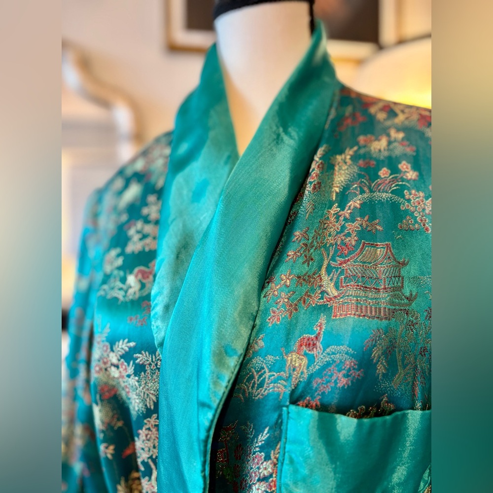 Vintage Satin Chinese Robe 👘 - Picture 10 of 14